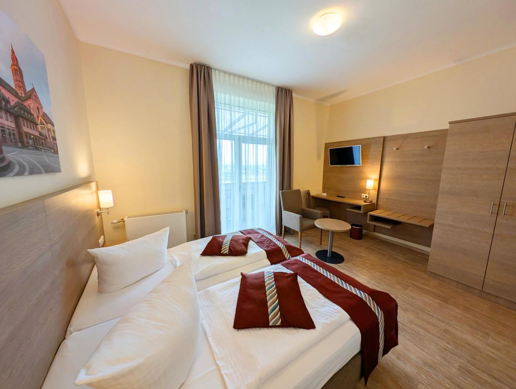 Готель Mainzer Hof Екстер'єр фото